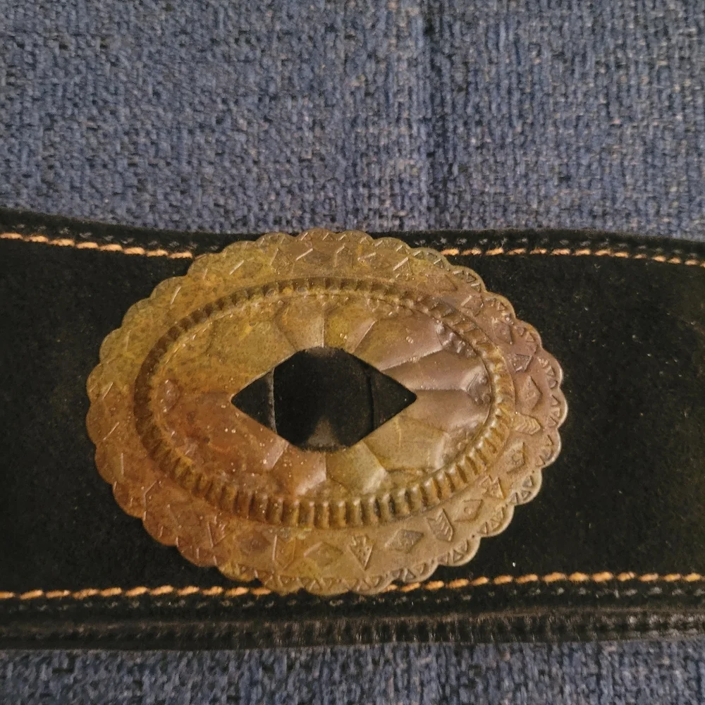 SOUTHWESTERN STYLE CONCHO LEATHER BELT  SZ 34" - Picture 11 of 16
